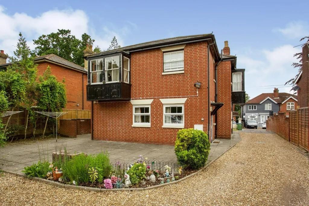 Apartment in Southampton - View 2