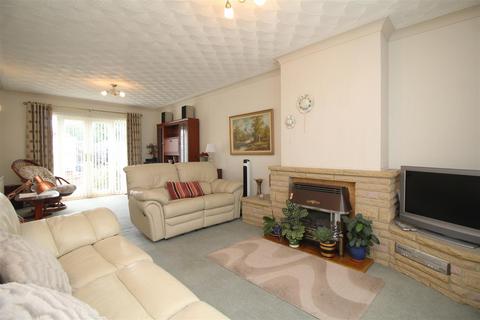 3 bedroom semi-detached house for sale, Desborough Avenue, Stanground, Peterborough