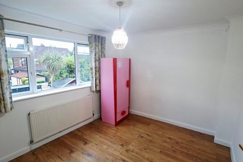 4 bedroom semi-detached house to rent, Craddock Road, Sale, M33