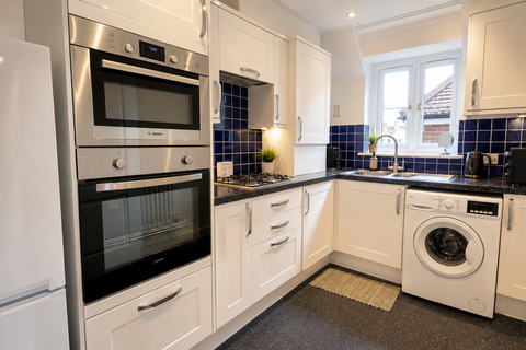 2 bedroom apartment for sale, Gidea Lodge, Gidea Park, RM2