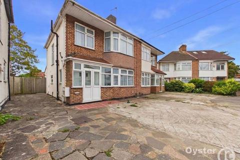 Tavistock Road, Edgware, HA8