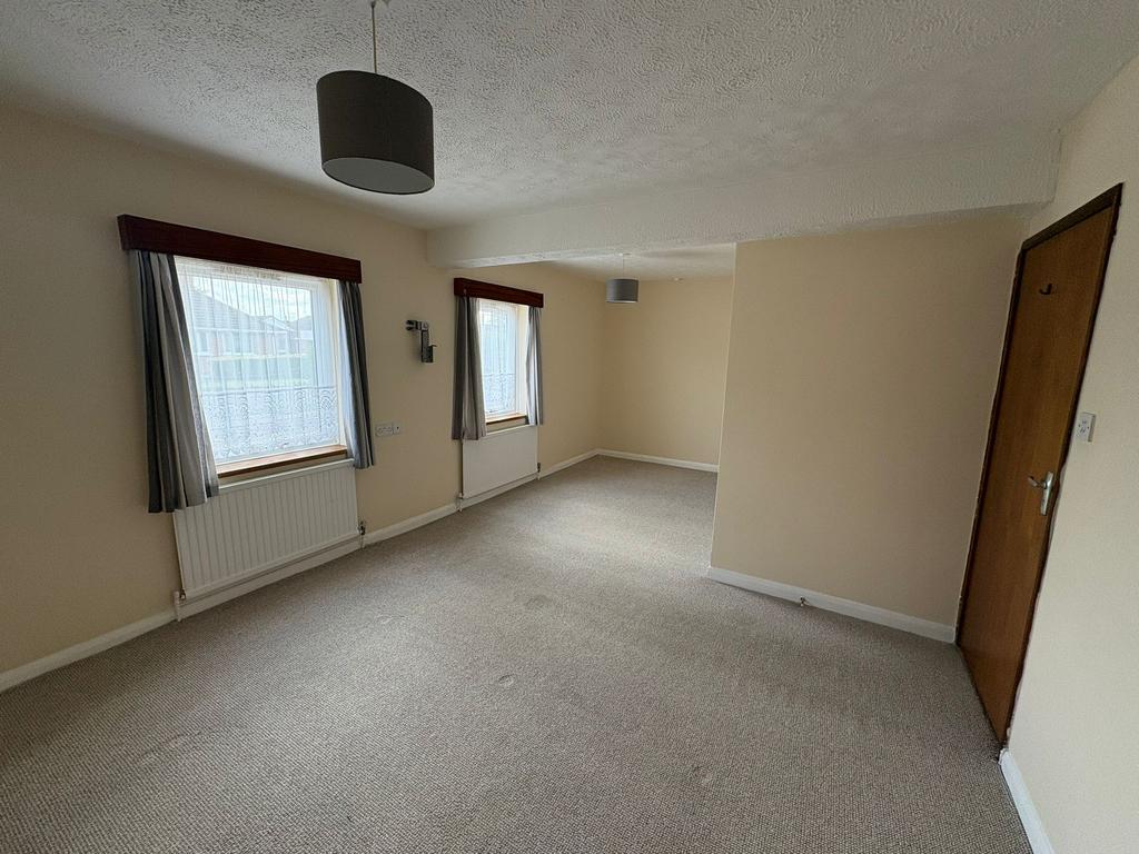 House in Burton Latimer - View 3