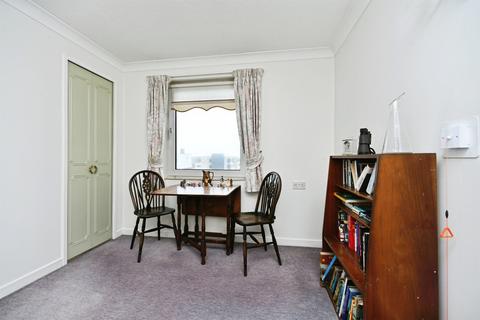 2 bedroom retirement property for sale, Longridge Avenue, Saltdean, Brighton