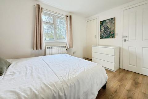 2 bedroom flat to rent, Conway Road, Whitton, Hounslow