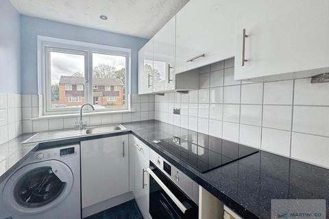Studio to rent, Willow Drive, Ringwood