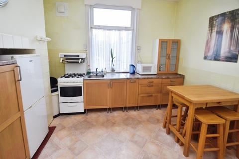 5 bedroom semi-detached house for sale, Avondale Crescent, Shipley BD18