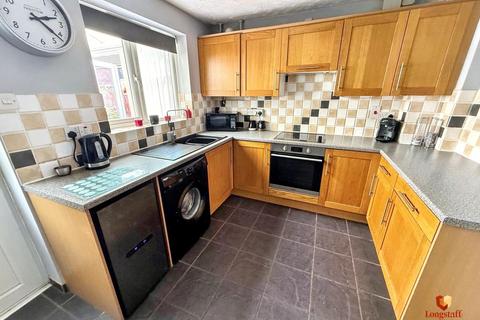 3 bedroom semi-detached house for sale, Berkeley Drive , Bourne