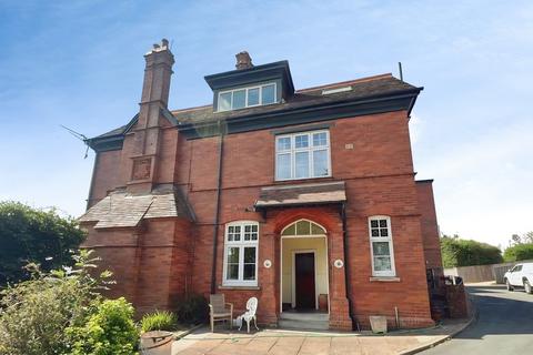 2 bedroom flat to rent, Broadparks Close