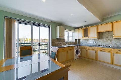 3 bedroom terraced house to rent, Shaw Way, Plymouth PL9