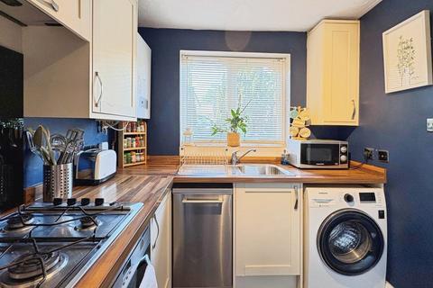 2 bedroom semi-detached house for sale, Netherhouse Moor, Fleet GU51
