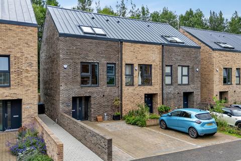 4 bedroom end of terrace house for sale, Festival Court, Glasgow G51