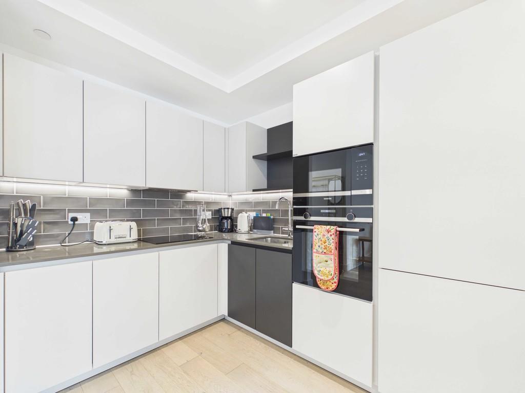 Apartment in London - View 4