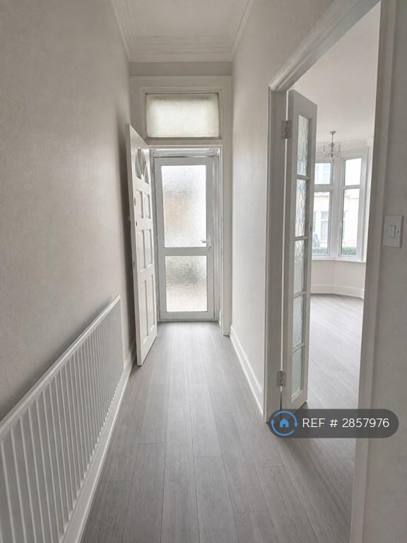 House in London - View 2