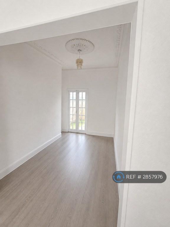 House in London - View 4