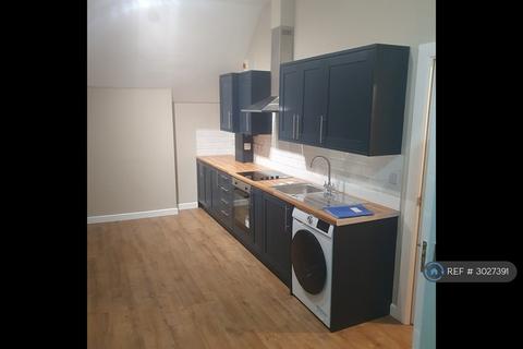 2 bedroom flat to rent, Commercial Road, Llanhilleth, Abertillery, NP13