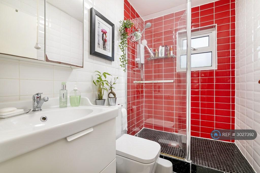 Apartment in Ilford - More