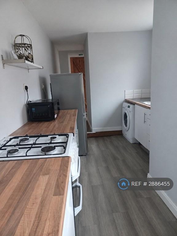 House in Sandwell, West Midlands - View 2