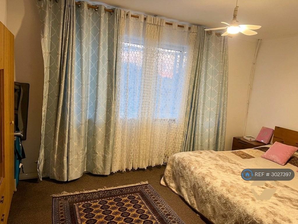 Apartment in Hayes - View 4