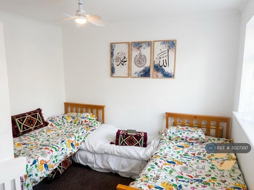 Apartment in Hayes - More