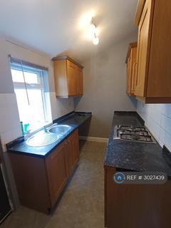 2 bedroom terraced house to rent, Victoria Road, Wigan, WN2