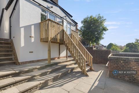 undefined, Whitton Avenue West, Greenford, UB6