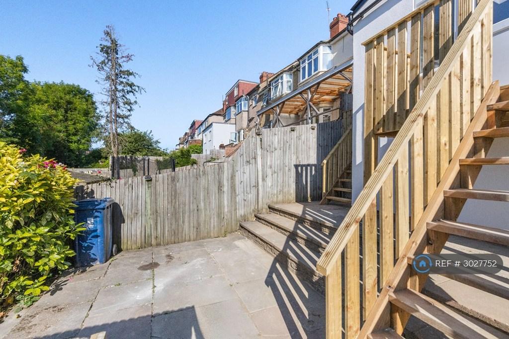 Apartment in London - View 5
