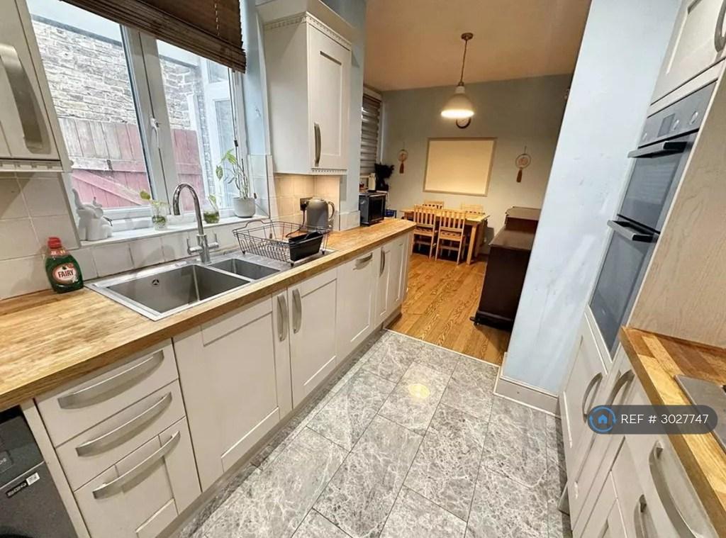 House in London, Greenford - View 2