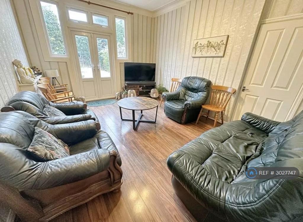 House in London, Greenford - View 5