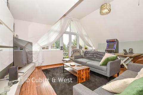 3 bedroom penthouse for sale, Stone Court, Crawley RH10