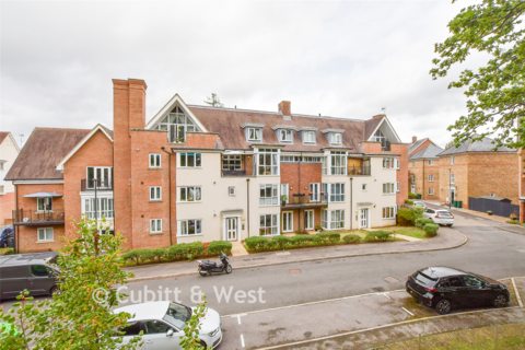3 bedroom penthouse for sale, Stone Court, Crawley RH10