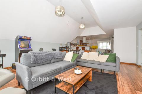 3 bedroom penthouse for sale, Stone Court, Crawley RH10
