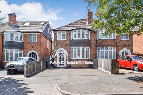 3 bedroom semi-detached house to rent, Cherington Road, Birmingham B29