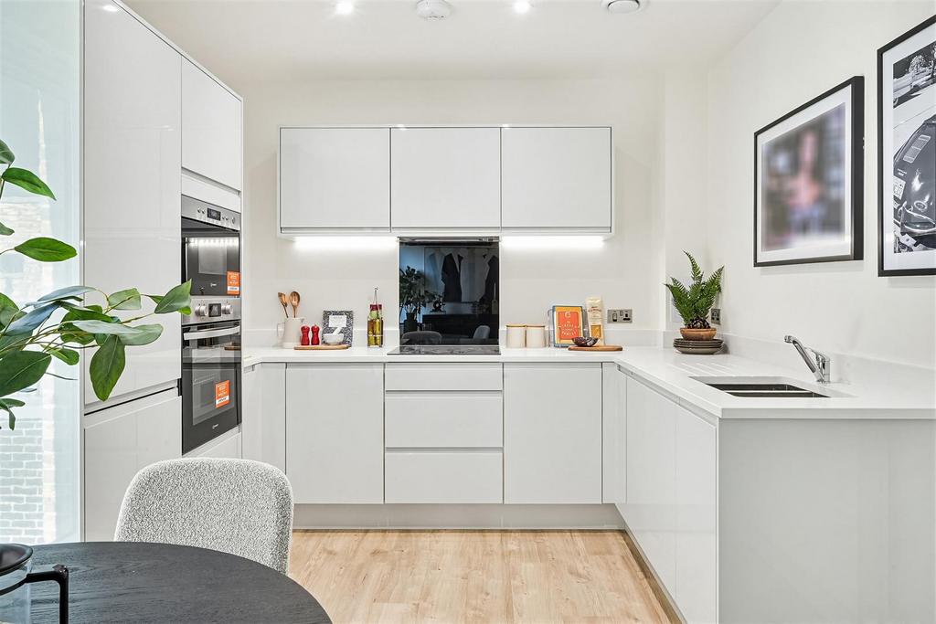Apartment in ILFORD - View 4