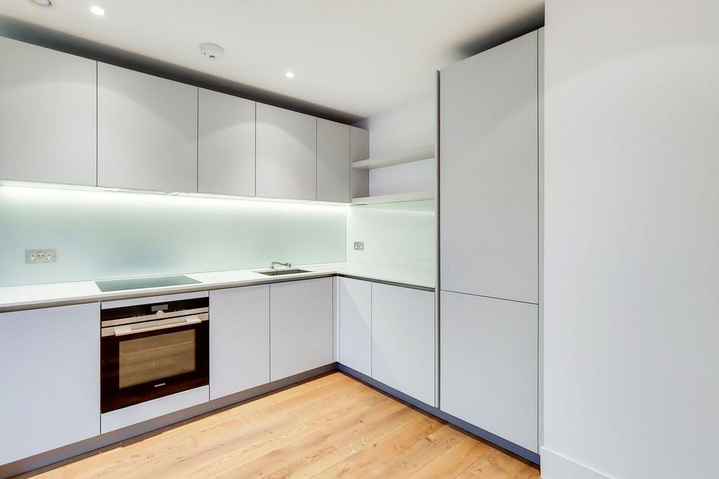 Apartment in London, Roehampton - View 3