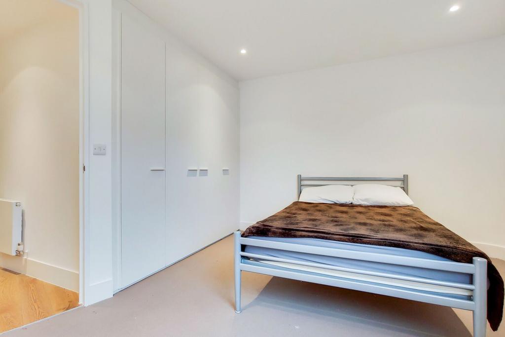 Apartment in London, Roehampton - View 4