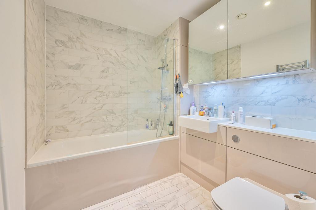 Apartment in London - More