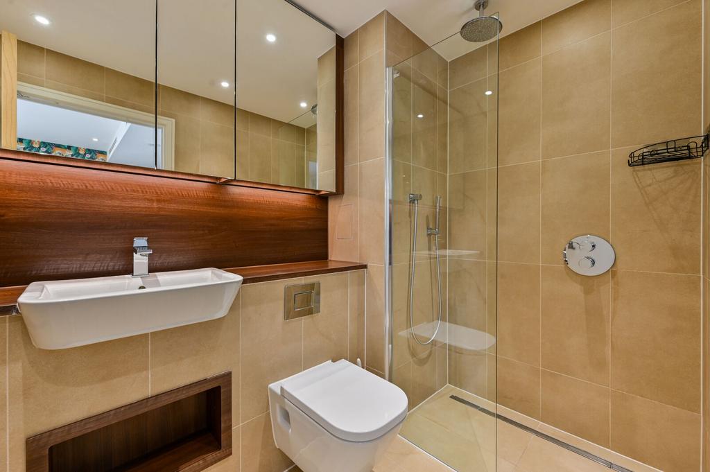 Apartment in Nine Elms - View 5