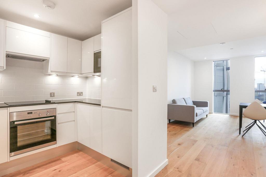 Apartment in White City - View 3