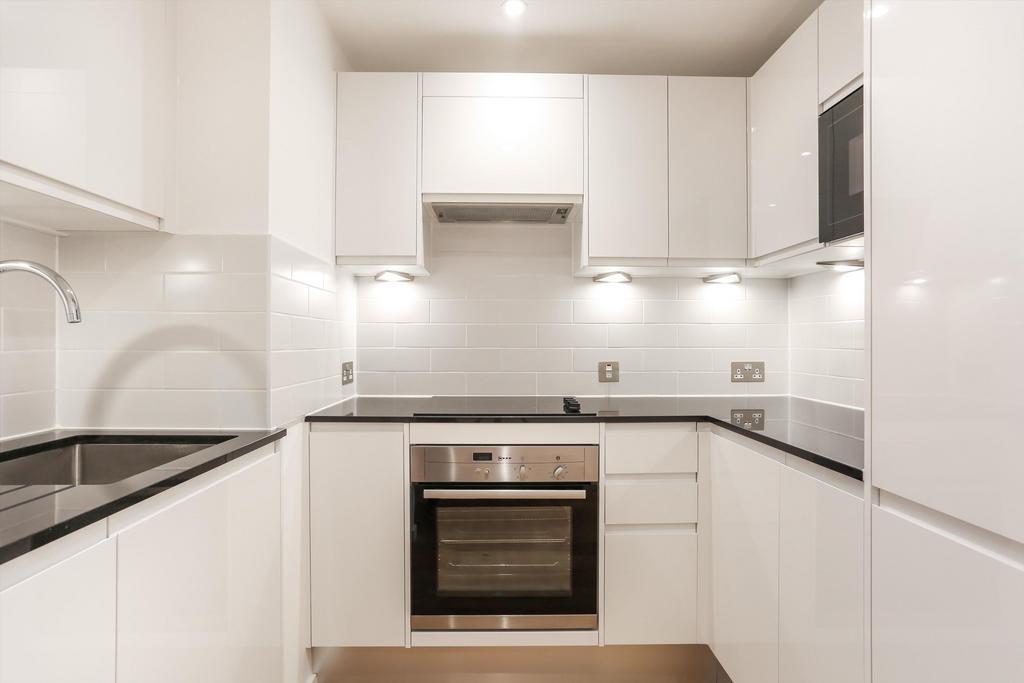 Apartment in White City - View 4