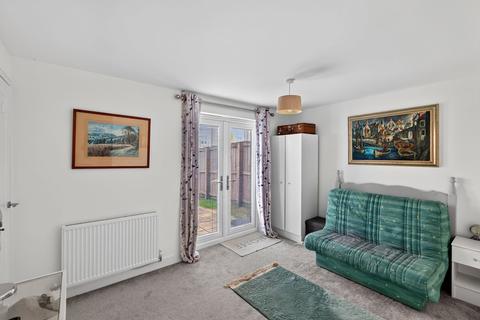 3 bedroom terraced house to rent, Thorters Place, Edinburgh EH16