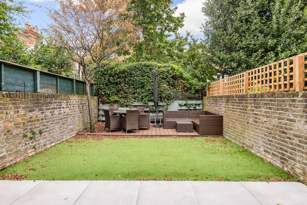 House in London - View 5