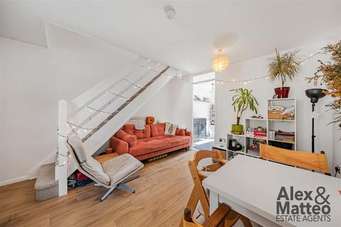 2 bedroom house for sale, Radley Court, Canada Water, SE16