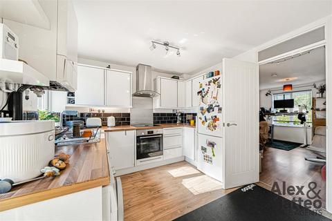 2 bedroom house for sale, Radley Court, Canada Water, SE16