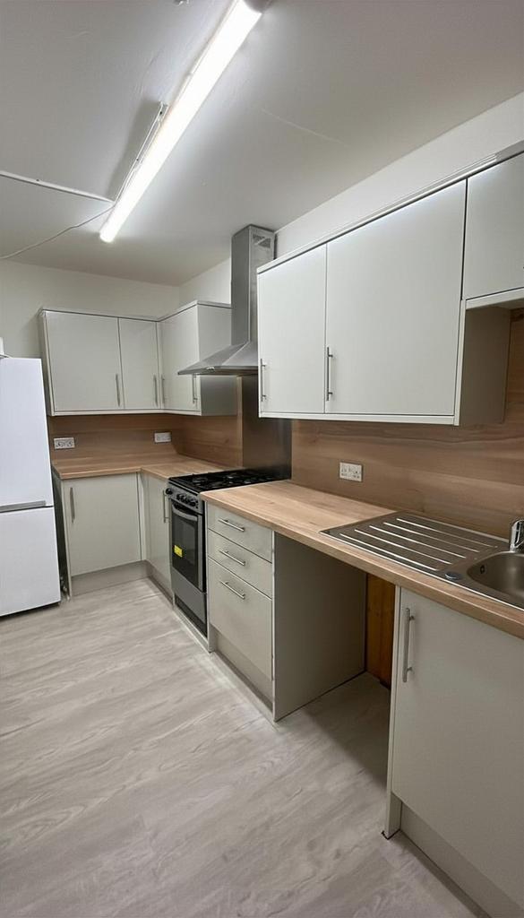 Apartment in Glasgow, Sandyford - View 5