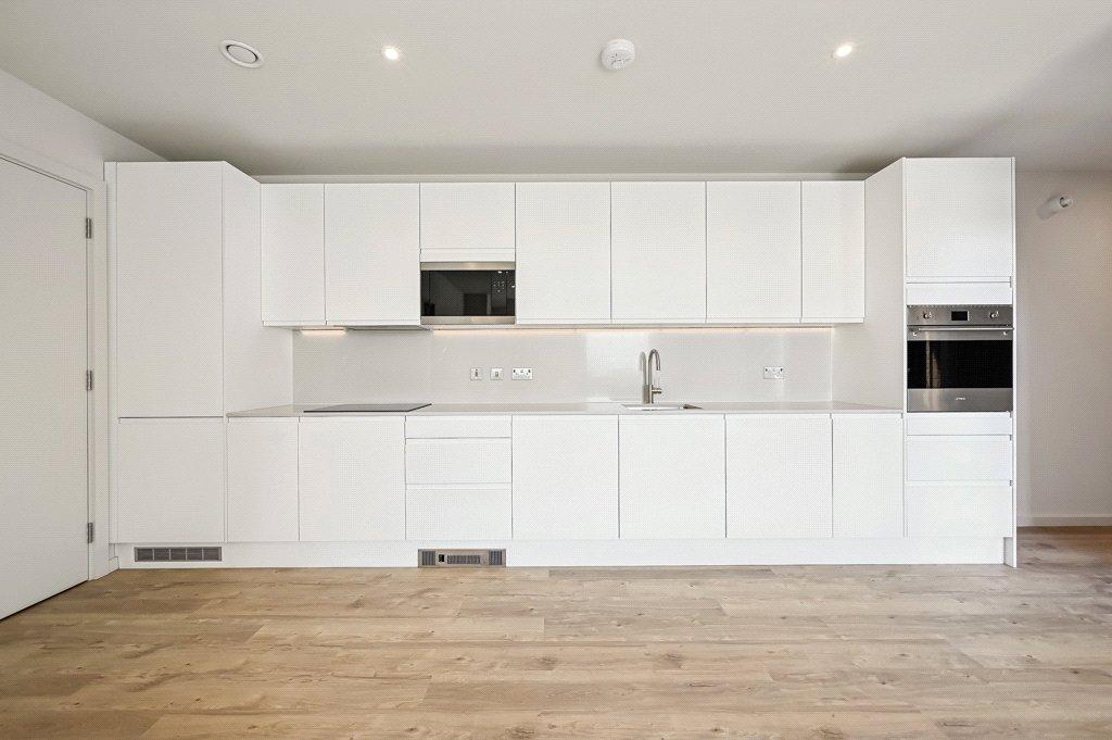 Apartment in Nine Elms - View 5