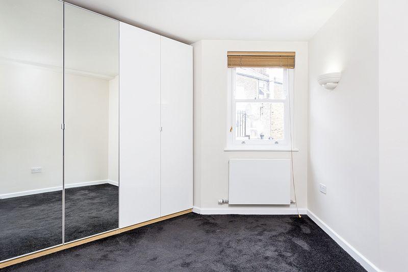 Apartment in London - More