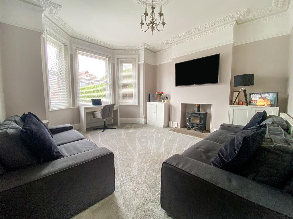 Apartment in Southampton - View 3