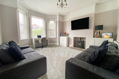 2 bedroom apartment for sale, Regents Park Road, Southampton (ground floor Flat)