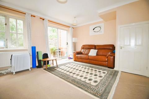 3 bedroom end of terrace house for sale, Archdale Place, New Malden