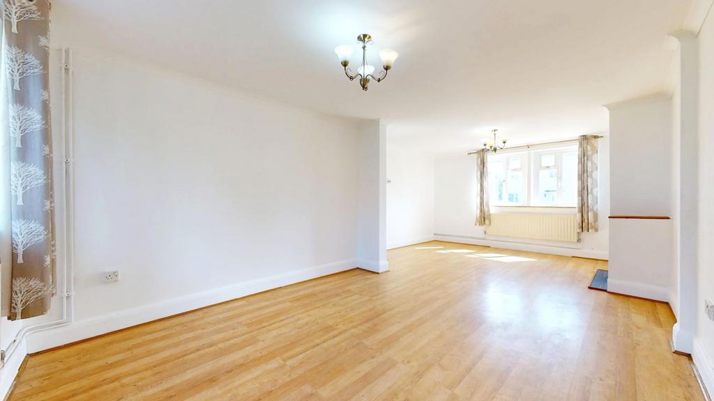 House in London, Harold Hill - View 4